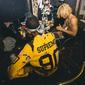 娜美吃路飞棍子原版
